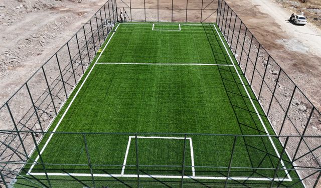 Seyrantepe’de Gençler İçin Yeni Semt Sahası Kazandırılıyor