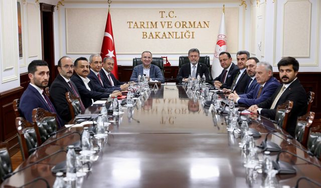 Şanlıurfa Heyeti, Çiftçilerin Sorunlarını Tarım Bakanı Yumaklı’ya İletti
