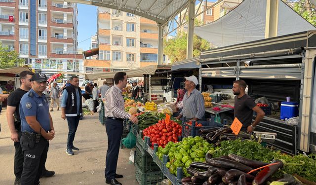Sinan Korkmaz Halfeti Pazarı’nda Esnafın Sorunlarını Dinledi