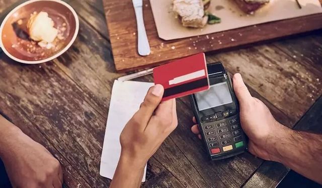 Ticaret Bakanlığı'ndan Restoranlara Servis Ücreti Uyarısı: Yüz Binlerce Liralık Ceza Kesildi