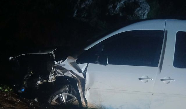 Şanlıurfa’da Kaza Sonrası Şok Görüntüler: İki Araç Dağıldı