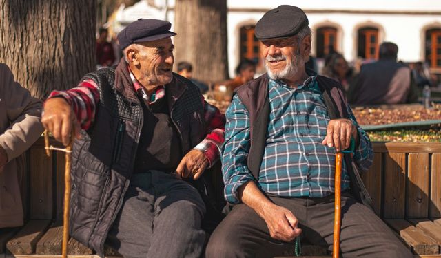 İnsanlar Neden Yalan Söyler? Yalan Söylemenin Psikolojik Nedenleri ve Çözüm Yolları