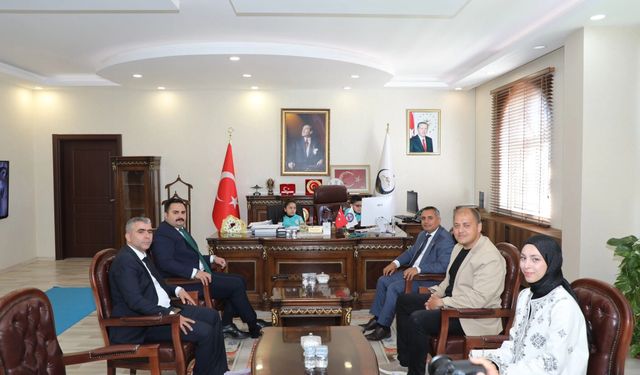 Şanlıurfa’da Kaymakamlar, Koltuğunu Öğrencilere Devretti