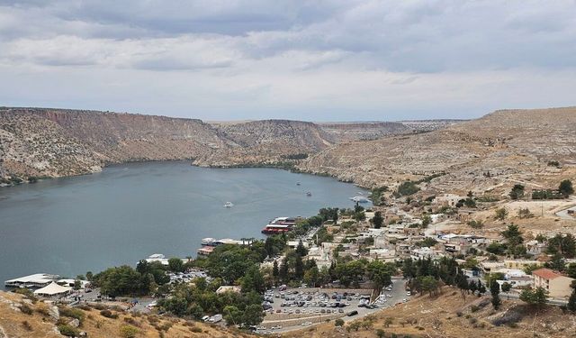 Şanlıurfa’nın İlçesinde Tur Araçları Tek Tek Durduruldu