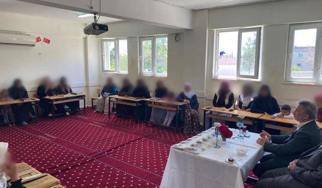 Kur’an-ı Kerim’e Geçen Öğrencilere Hediye Sürprizi