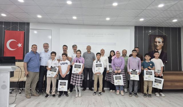 Sınav Analizi Yapıldı, Başarılı Öğrenciler Sahneye Çıktı