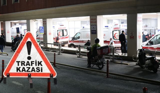 Abide Kavşağı’nda 3 Araç Birbirine Girdi: Yaralılar Var