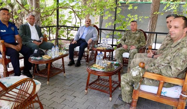 Akçakale’de İlçe Protokolünün Katılımıyla Bayramlaşma Töreni Düzenlendi
