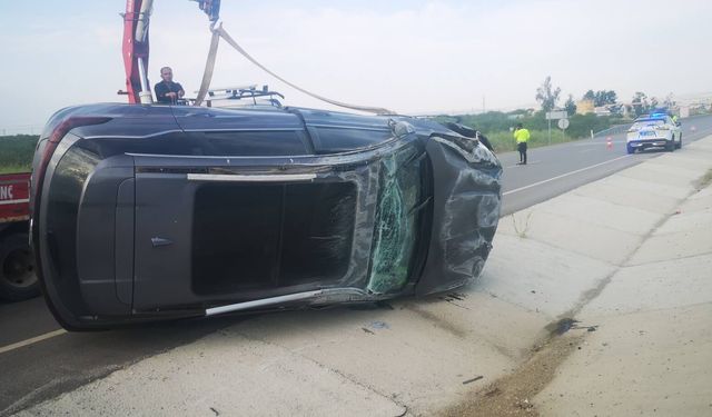 Gaziantep-Şanlıurfa Yolunda Lüks Otomobil Takla Attı: Yaralılar Var
