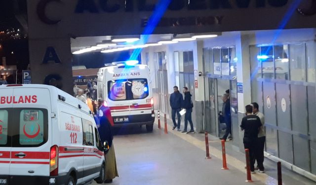 Şanlıurfa’da Cadde Ortasında Bıçaklı Kavga: 2 Kişi Yaralandı