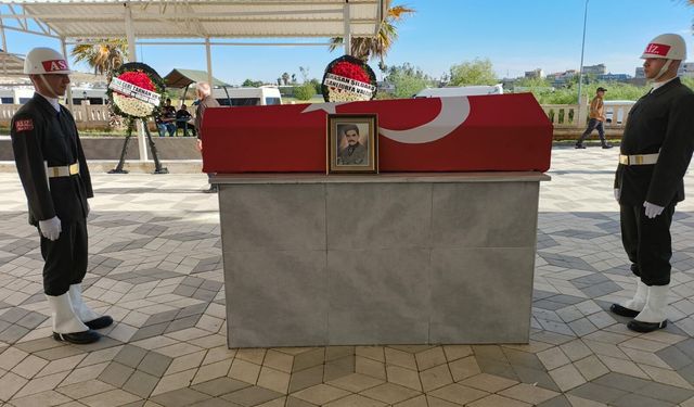 Şanlıurfa’da Kore Gazisi Hüseyin Karakurt, Askeri Törenle Toprağa Verildi