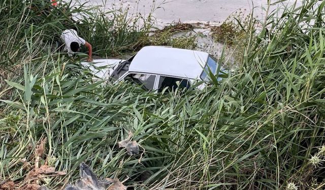 Şanlıurfa’nın Birecik İlçesinde Otomobil Gölete Uçtu