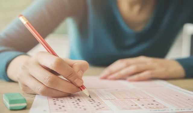 LGS’de Kalem Vermiyor Mu, Kalem Neden Yok, Kalemi Kim Verecek? 2026 LGS Kalem, Silgi Ve Kalemtıraş Kuralı