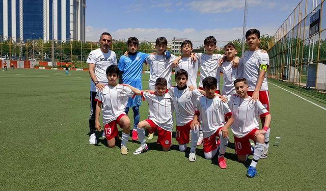 Karaköprü Belediyespor Takımı Namağlup Şampiyon Oldu!