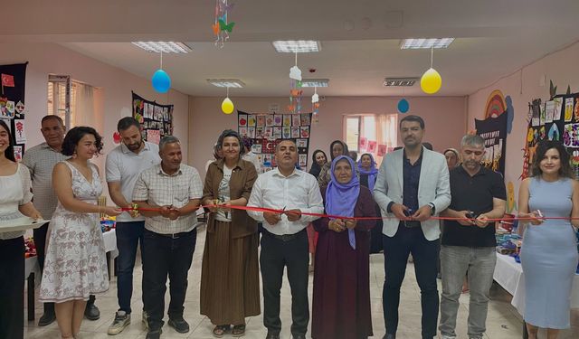 Anne Atölyesi Sergisi İlgi Gördü: Ortaya Renkli Görüntüler Çıktı