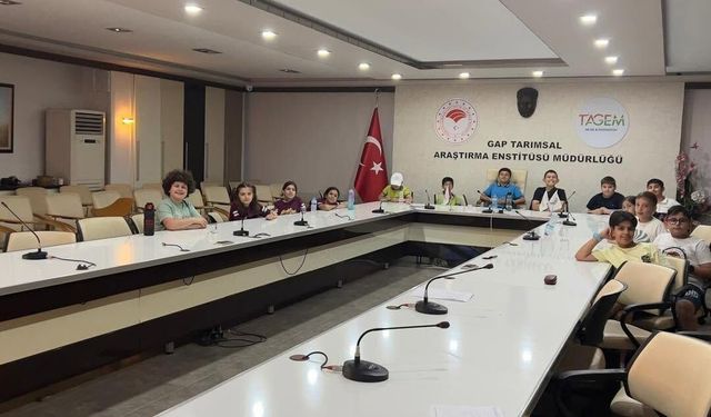 Şanlıurfa’da Öğrenciler Laboratuvarda! Yerli Tohumları Yerinde İncelediler