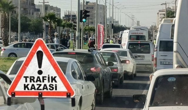 Akçakale’de Motosiklet ile Minibüs Birbirine Girdi: Yaralılar Var
