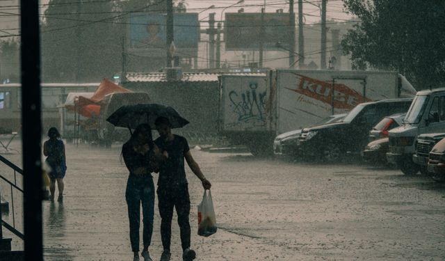 İçişleri Bakanlığı Uyardı: Hafta Sonu Çok Sayıda İl İçin Sağanak Alarmı