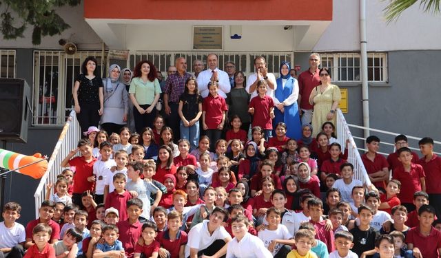 Başkan Nihat Çiftçi Öğrencilerin Karne Sevincini Paylaştı
