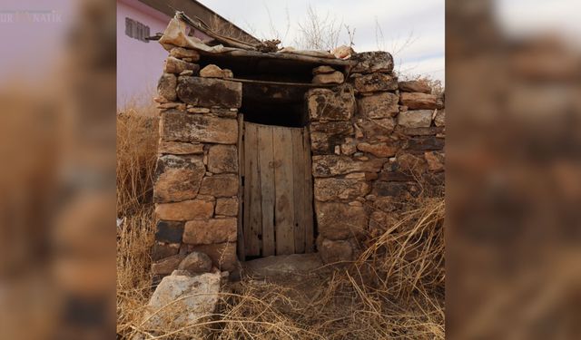 Şanlıurfa Bozova’daki Kaya Konut Geçmişin İzlerini Taşıyor