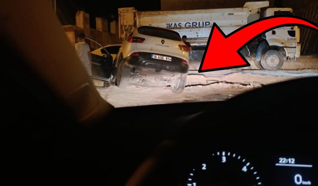 Şanlıurfa Hilvan’da Yol Çalışması Kazası: Otomobil Çukura Düştü!
