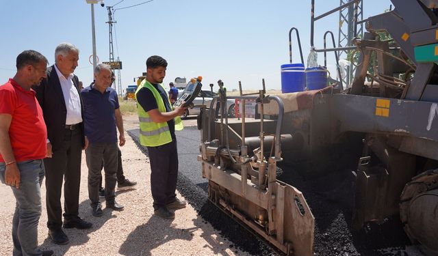 Kahta Belediyesi Yılın İlk Asfalt Serimini Gerçekleştirdi
