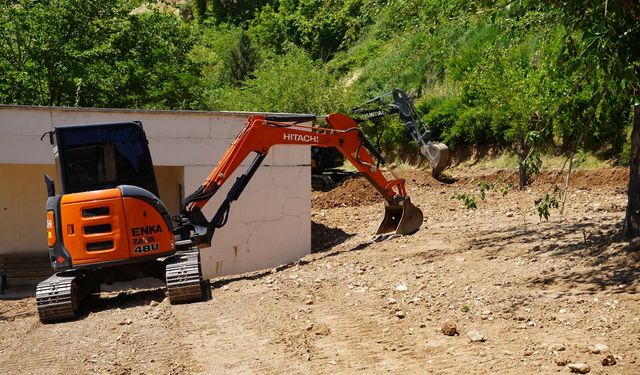 Kahta Belediyesi’nden Ebu Sadık Türbesi’nde Kapsamlı Peyzaj Çalışması