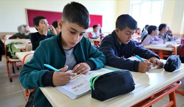 Ortaokulda Sınıfta Kalınır Mı, Kalma Nedenleri Nelerdir? 5, 6, 7 Ve 8. Sınıf Sınıf Geçme Kuralları