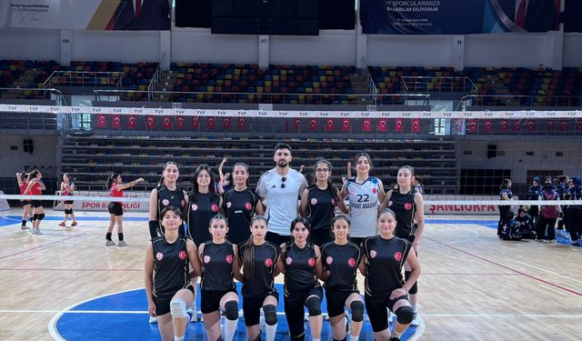 Siverek Spor Lisesi Liseler Arası Voleybolda Şampiyon Oldu