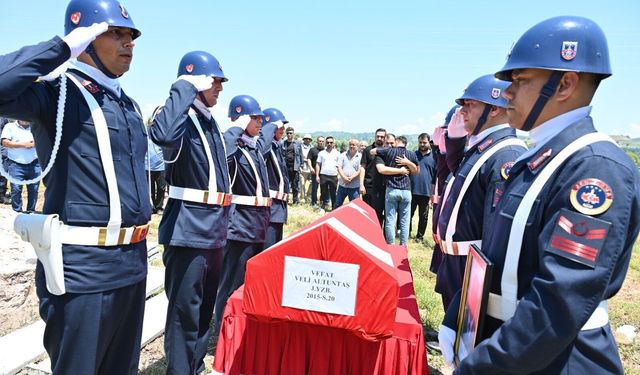 Şanlıurfa’da İz Bırakan Jandarma Yüzbaşısı Son Yolculuğuna Uğurlandı