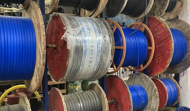 SULAMA MALZEMESİ, DALGIÇ POMPA, BAKIR DALGIÇ KABLOSU, 3 TEKERLEKLİ MOTOSİKLET, 4 TEKERLEKLİ ELEKTRİKLİ MOPED VE MUHTELİF MAL