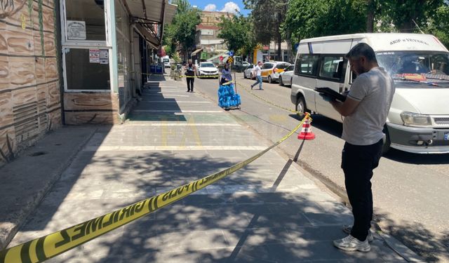 Şanlıurfa'daki İş Merkezinde Silahlı Kavga: Çok Sayıda Ekip Sevk Edildi