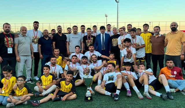 Yarımtepe Spor Şampiyonluk Kupasını Aldı