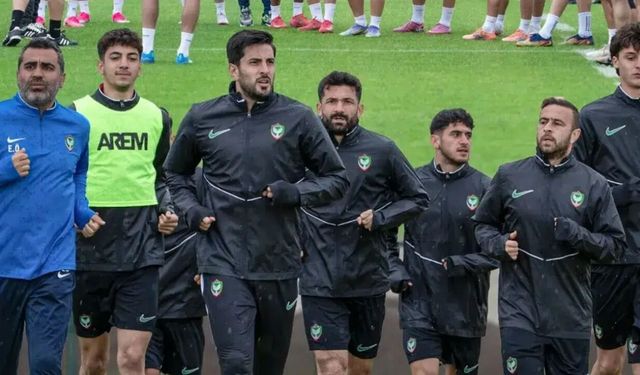 16 Yaşındaki Şanlıurfalı Mehmet Mirsat Kılıç, Amedspor'da İlk Maçına Çıktı