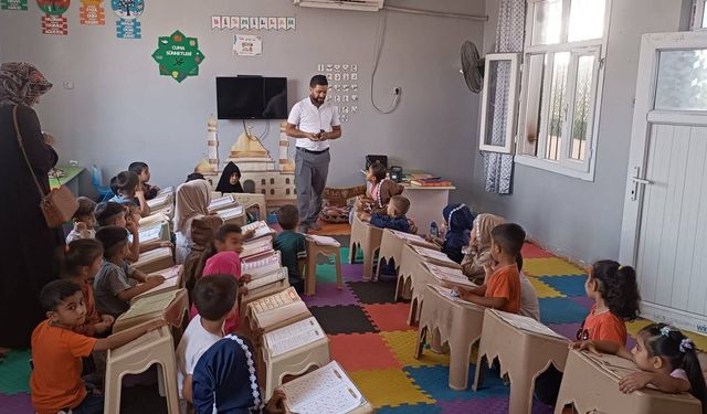 Minik Öğrencilere Manevi Ziyaret