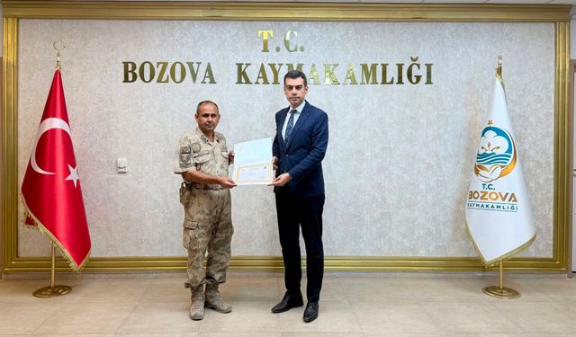 Bozova İlçe Jandarma Komutanı İlyas Kaya Emekliye Ayrıldı