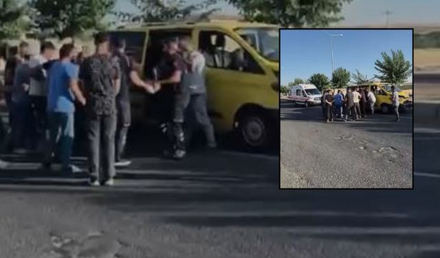 Bozova’da Hafif Ticari Araç ile Otomobil Çarpıştı: Yaralılar Var