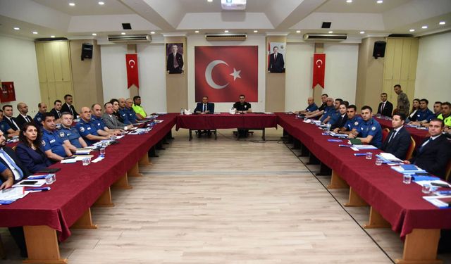 Şanlıurfa Valisi Hasan Şıldak Başkanlığında Güvenlik Değerlendirme Toplantısı Yapıldı