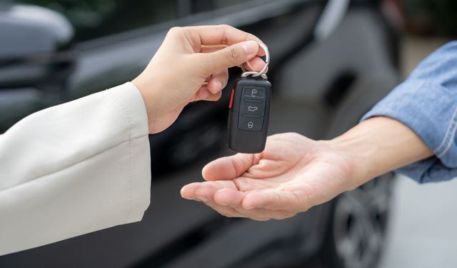 Şanlıurfa’da Sıcaklar Rent a Car Piyasasını Vurdu! Araç Bulmak Zorlaştı, Fiyatlar Yükseldi