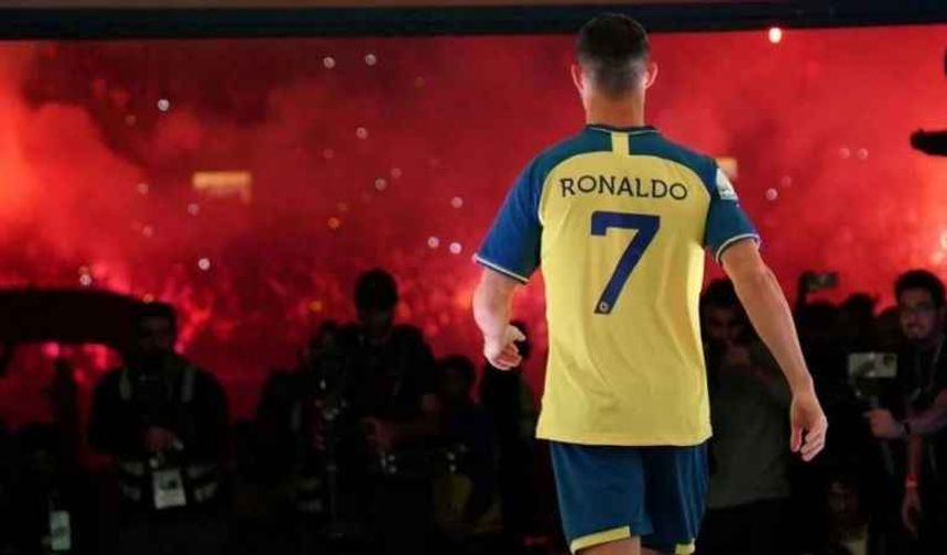 Sürpriz bir şekilde Al Nassr ile anlaşmıştı; Cristiano Ronaldo, kararını değiştirdi! Gözünü bir kez daha Avrupa’ya dikti! Meğer…