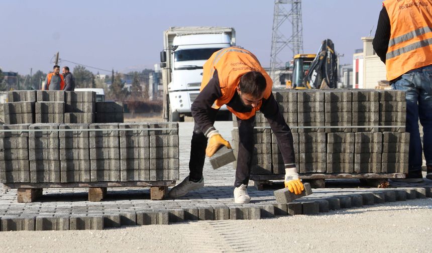 Karaköprü’de Yeni Yollarda Üst Yapı Çalışmaları Sürüyor