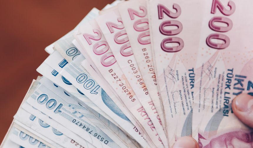 Milyonlarca kişi bu haberi bekliyordu! Emekli ve memur maaşı için kritik rakam açıklandı! Zam ne kadar olacak?