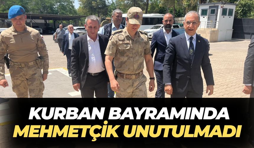 AK Parti’li Abdurrahim Dusak, Mehmetçiklerle Bayramlaştı