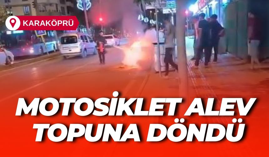 Karaköprü’de Seyir Halindeki Motosiklet Küle Döndü