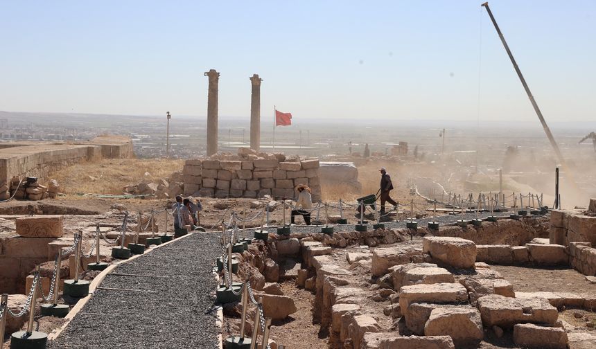 Urfa Kalesi'nde Geç Antik Çağ’a Ait Kaya Mezar Keşfedildi