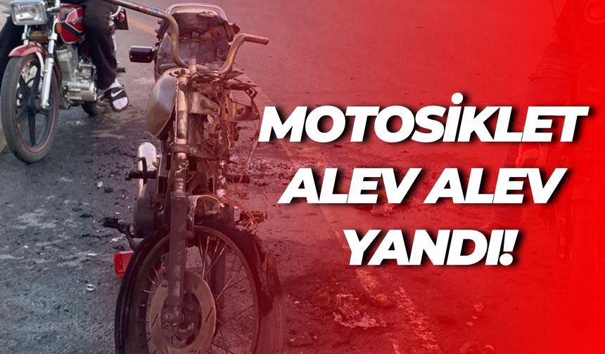 Şanlıurfa’da Motosiklet Caddede Cayır Cayır Yandı, Geriye Hurda Kaldı!