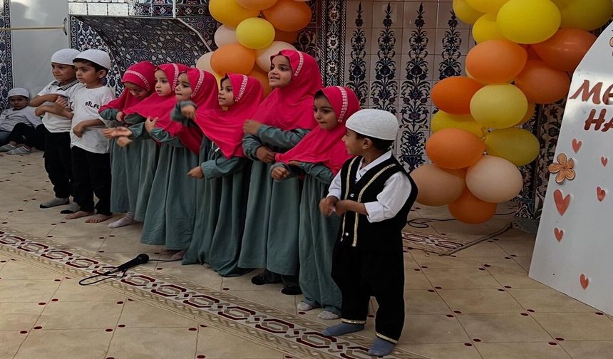 Akçakale’de Manevi Coşku! Minikler Sahneye Çıktı