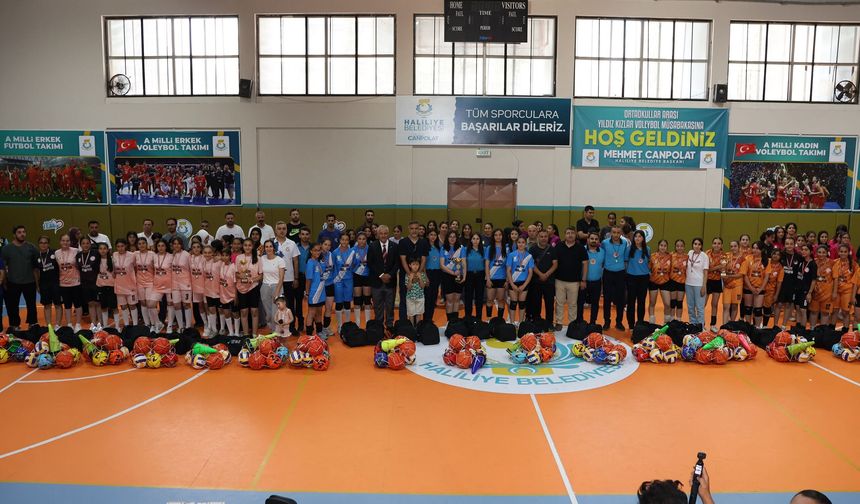 Haliliye Belediyesi Voleybol Turnuvası Şampiyonu Haliliye Ortaokulu