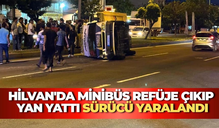 Şanlıurfa'da Minibüs Refüje Çıkıp Yan Yattı: Sürücü Yaralandı