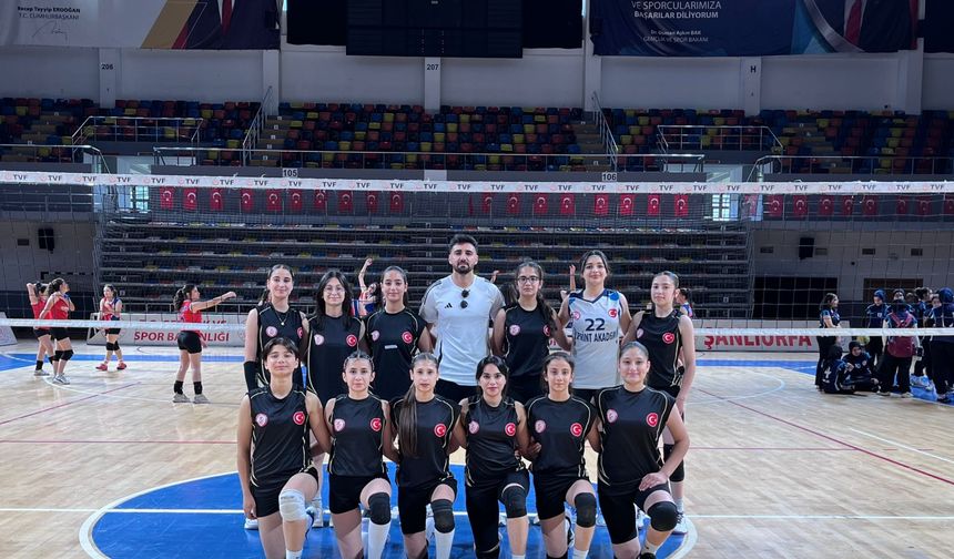 Siverek Spor Lisesi Liseler Arası Voleybolda Şampiyon Oldu